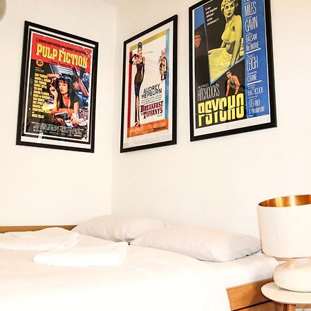 Central Park Hollywood Apartment Bucarest Extérieur photo