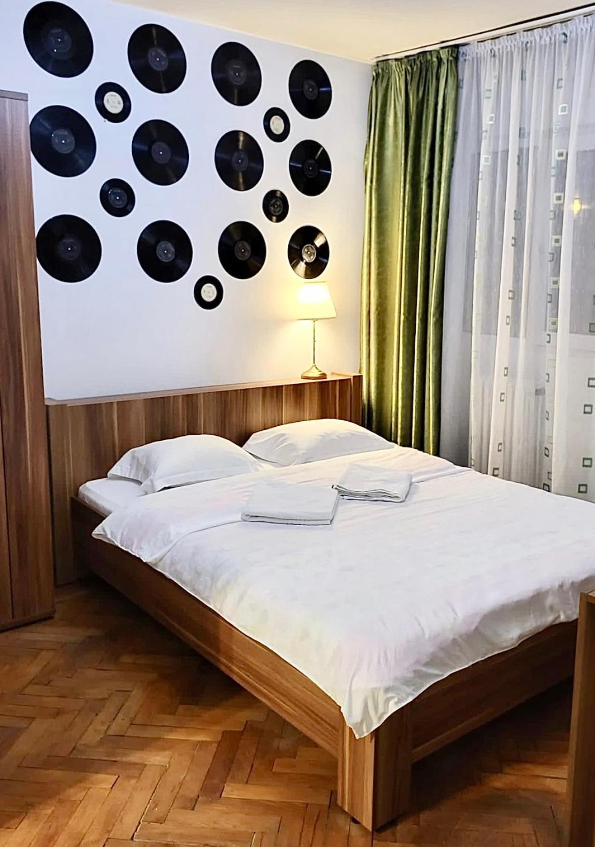 Central Park Hollywood Apartment Bucarest Extérieur photo